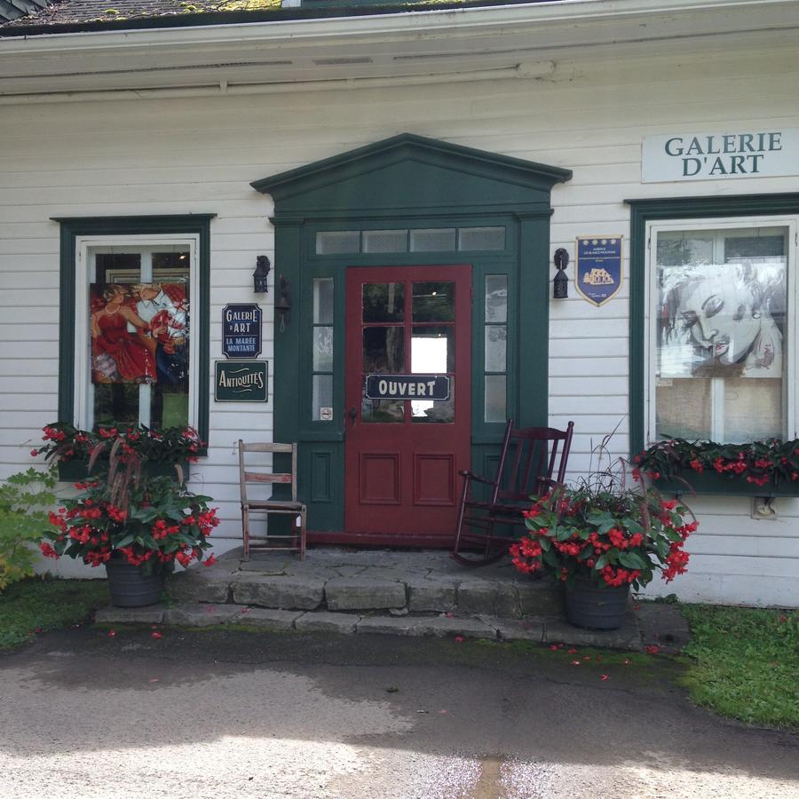 Auberge Les Blancs Moutons Saint-Laurent-de-l'ile d'Orleans エクステリア 写真